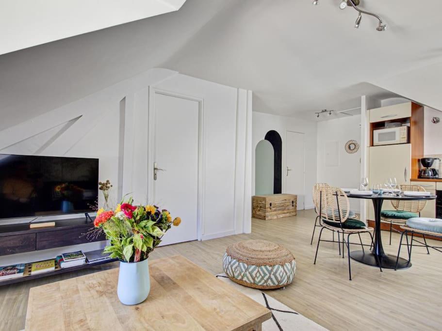 Appartement En Plein Coeur De Ванн Екстер'єр фото