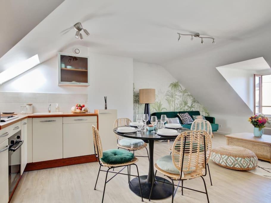 Appartement En Plein Coeur De Ванн Екстер'єр фото